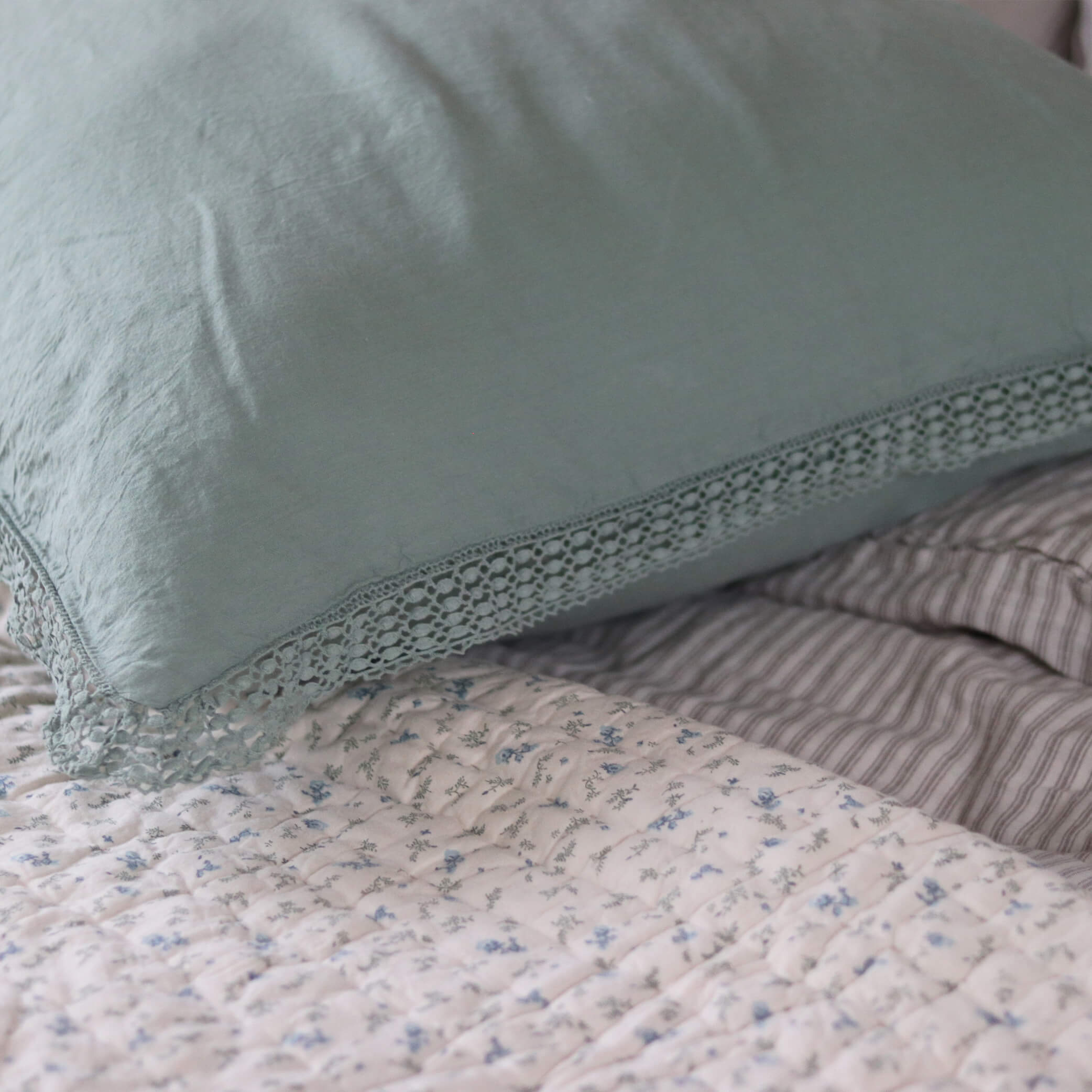 Washed Linen Cotton  Oxford Pillowcase with Lace Edge - Celedon Green