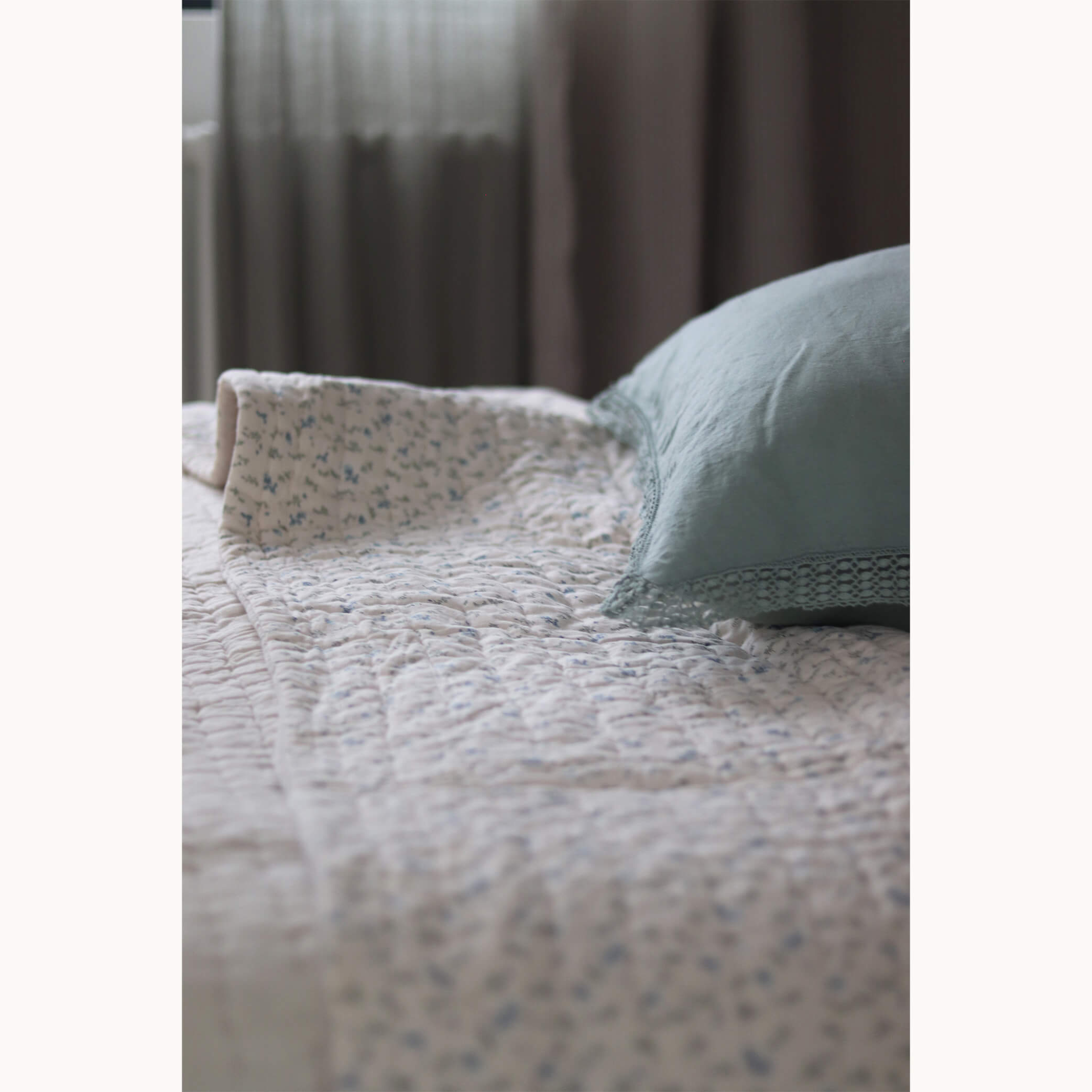 Washed Linen Cotton  Oxford Pillowcase with Lace Edge - Celedon Green