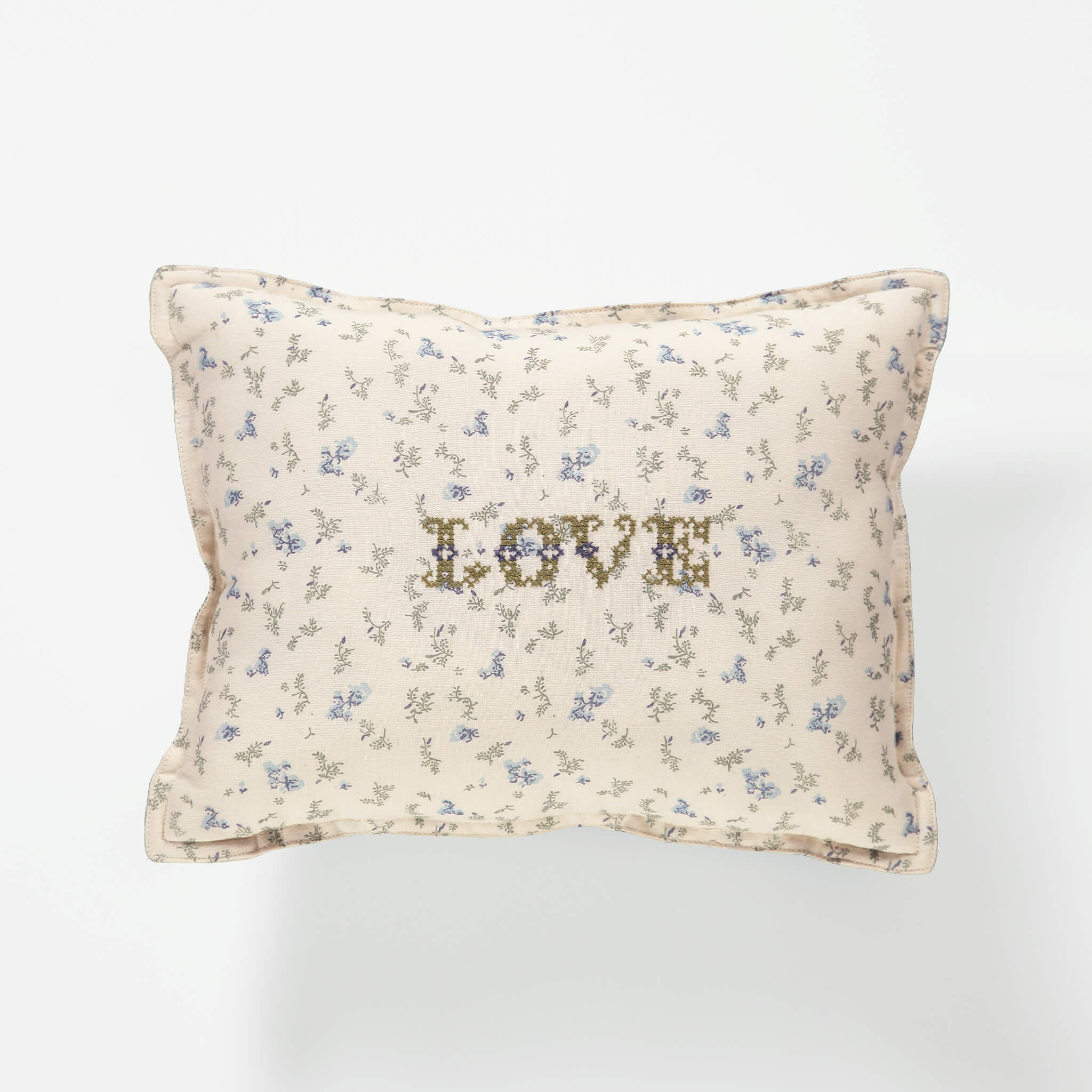 Camomile Love Padded Cushion - Bella Floral