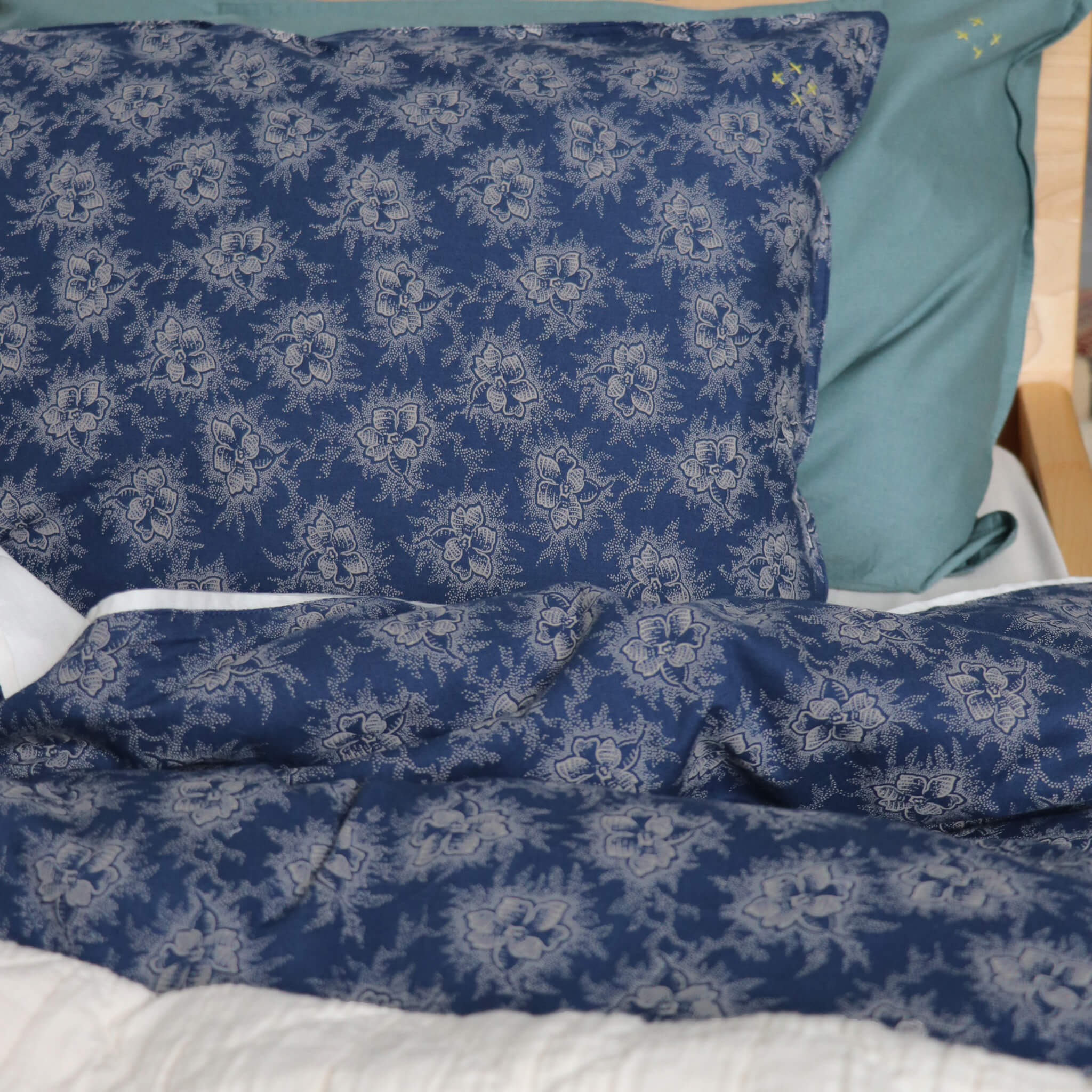 Spot Floral Indigo Duvet Cover